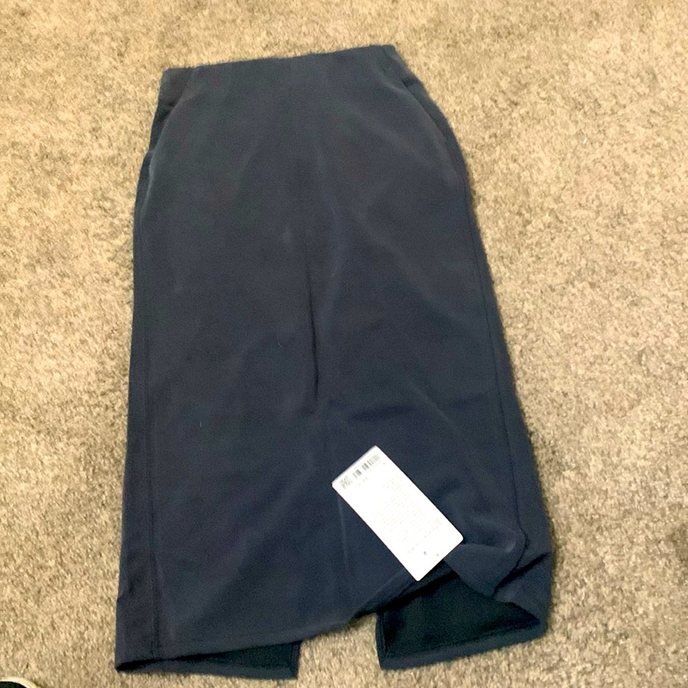 Black Lululemon softstreme midi skirt